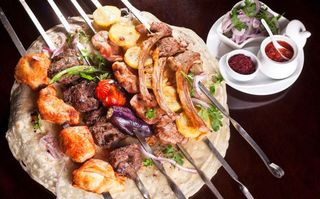 მწვადის ასორტი (3 შამფური-ხბო, ღორი, ქათამი )