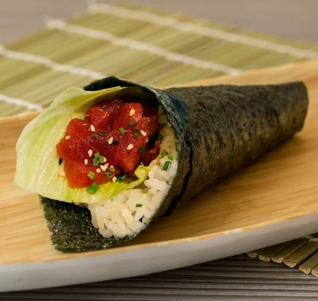 114. Temaki De Spicy Tuna (1 Ud.)