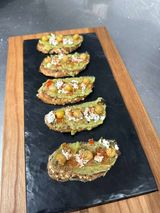 BRUSKETI AVOKADO