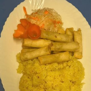 Mini sajgonki wegetariańskie 10 szt. z surówką 100g