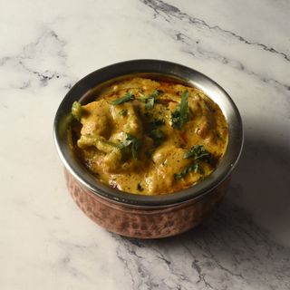 CHICKEN HANDI LAZEEZ