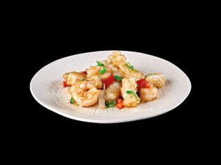 Calamari e gamberi con sale e pepe