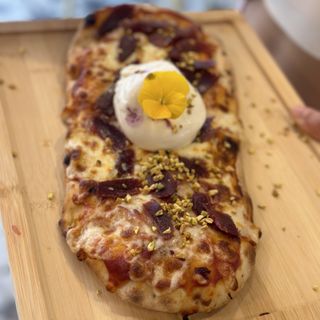 Pizza Dama De Quesos (15 Cm. X 30 Cm.)