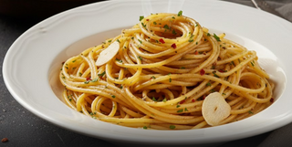Spaghetti Blanco Aglio, Olio E Peperoncino