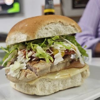 HAMB.COCHINO NEGRO IGUANA+BACON