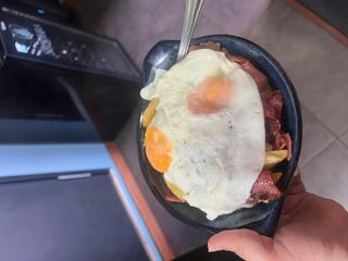 Ovos Rotos com Bacon