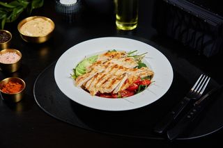 Salata Chicken