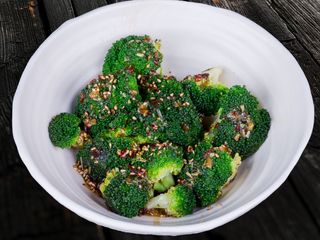 Брокколи с азиатским соусом 