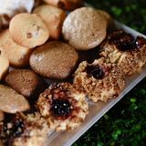 Fursecuri delicioase cu dulceata si nuci