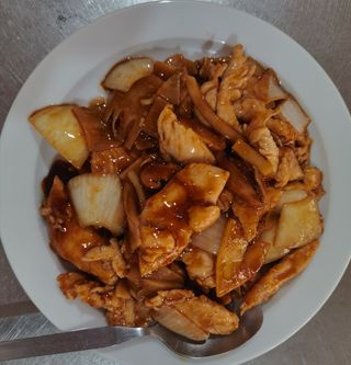 Pollo Con Setas Y Bambú