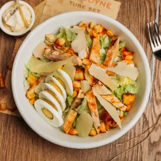 Salată Caesar