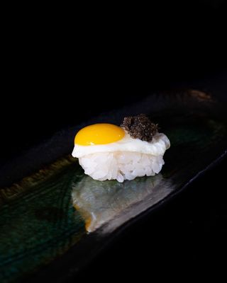 Huevo de codorniz con trufa