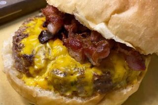 Double cheese & bacon burger