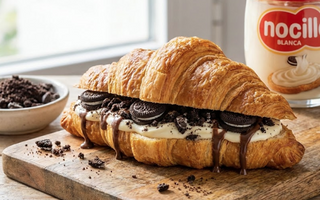 Croissant De Oreo Y Nocilla Blanca