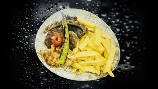 Toata ograda adunata, pe jaratec asezata 450g