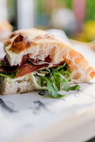 Focaccia prosciutto