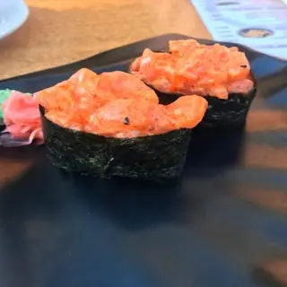 gunkan atún picante (2 pzs.)
