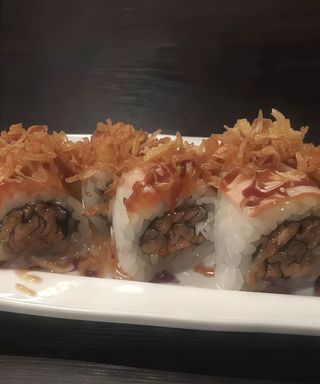 Uramaki sakura roll