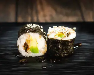 Maki Anguila Y Aguacate (8 uds.)
