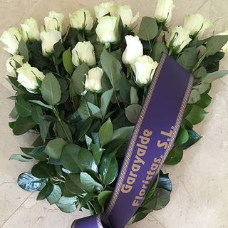 Ramo de rosas blancas