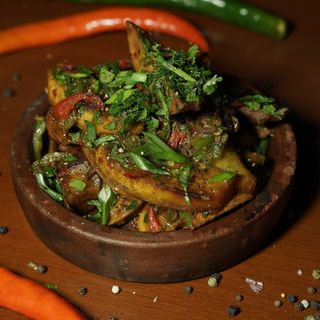 ოჯახური ღორის ხორცით