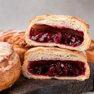 Пиріг з вишнею, 110г (43907)