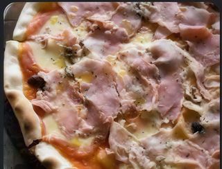 34. Pizza prosciutto