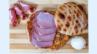 Komplet lepinja sa pečenicom