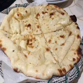 1. Naan De Queso