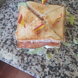 Sándwich Súper Salmón