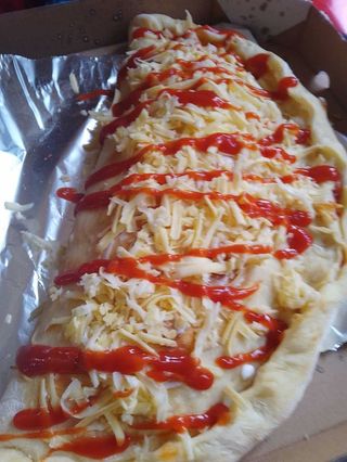 Piroška mala sa pečenicom