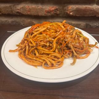 C11 a ლაფშა ხორცით და ბოსტნეულით