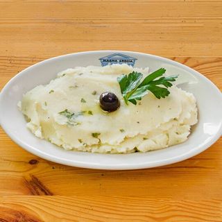 Skordalià Il carattere deciso di patate e aglio