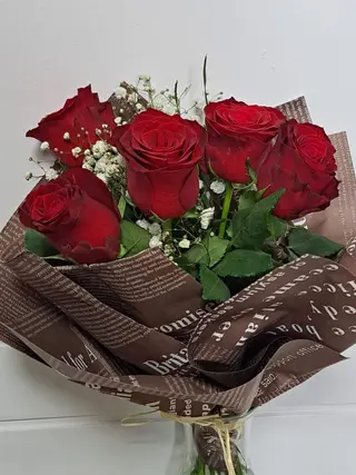 Buchet 5 Trandafiri Rosii
