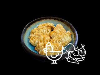 Pierogi Gyoza z Kurczakiem i warzywami + sos Spicy Mayo