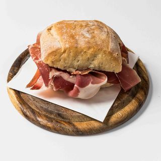 Panino con prosciutto crudo