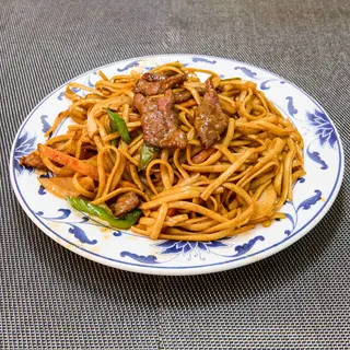 Tallarines Fritos Con Ternera