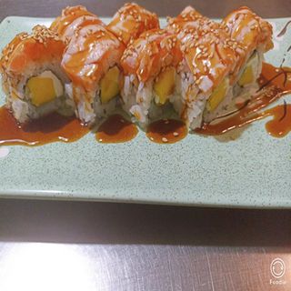Uramaki salmón tataki (8 uds.)