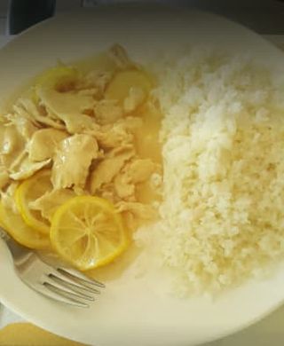 Secondi a scelta di pollo con riso bianco