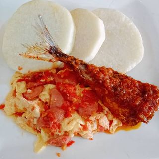 Yam + Scrabble Eggs With Sausages +Fish