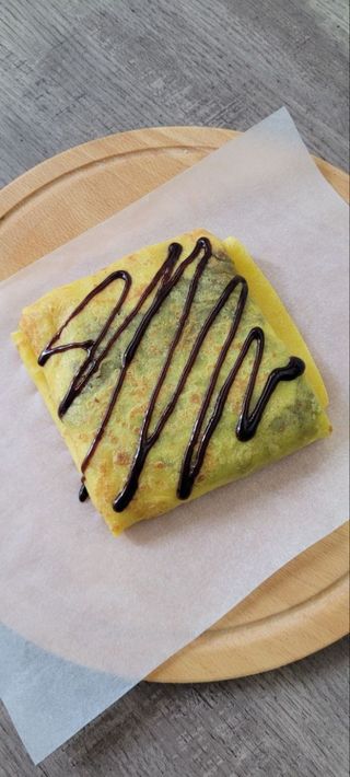 Crepe with banana and nutella