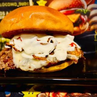 Hamburguesa MEZUT OZIL