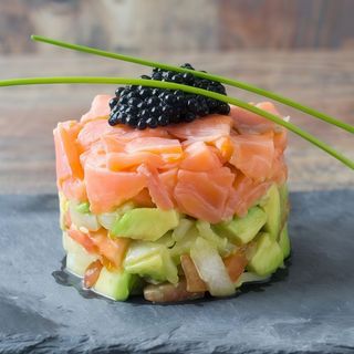 111. Tartar Salmón