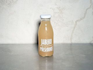 Sok Jablko polslodkie (250ml)