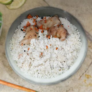 Печено пилешко бутче с ориз - 400 гр.