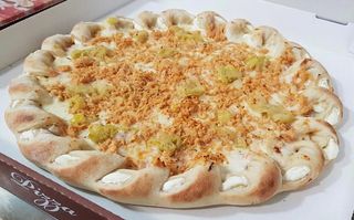 Pizza Frango e Alho Francês