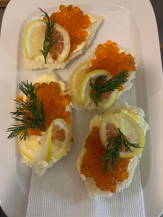 Бутерброд з ікрою (20/10/30/5г)