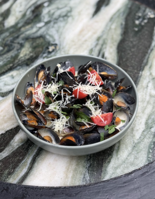 Мідії у Вершково часниковому соусі (500g)