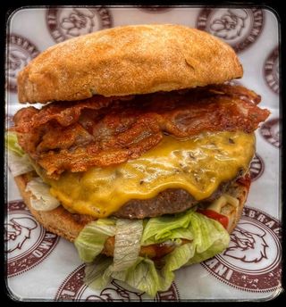 Menù Don Lillo : hamburger da 180 g +bibita + patatine 