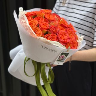 21 помаранчева троянда Майті